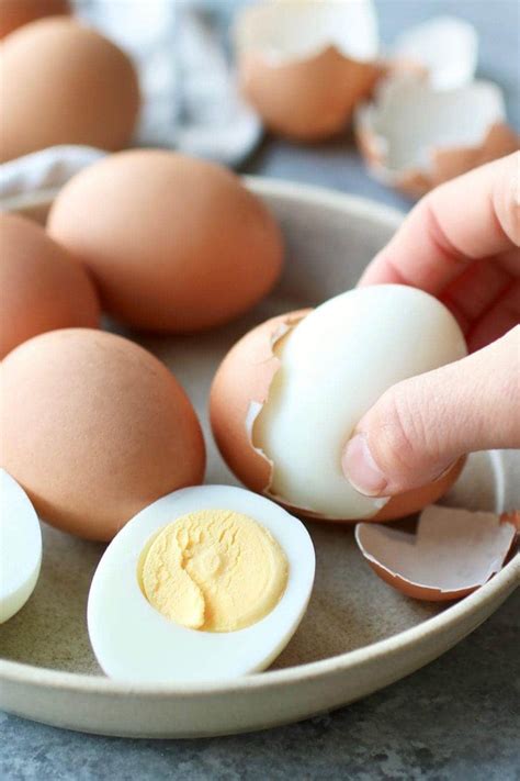 hard cooked eggs easy to peel